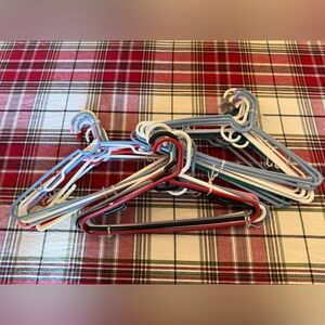 Hangers 30 Plastic Hangers